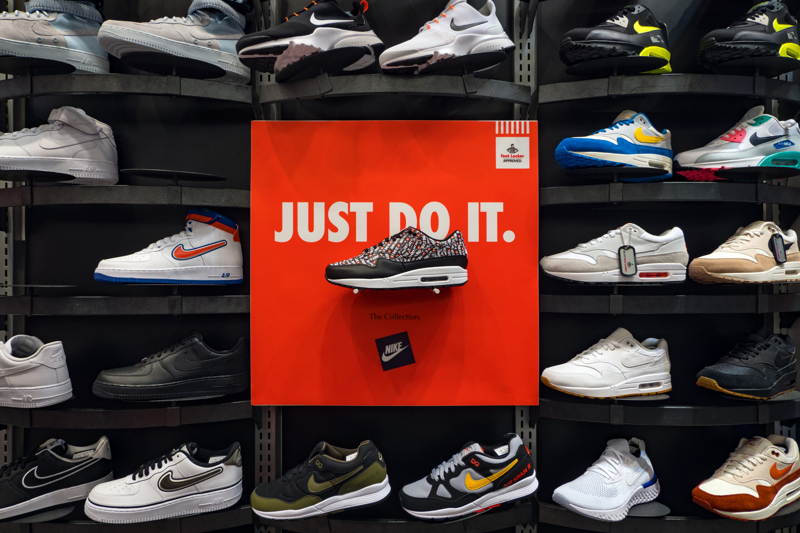 Nike boccia le richieste di informazioni sulla parità salariale e i diritti umani