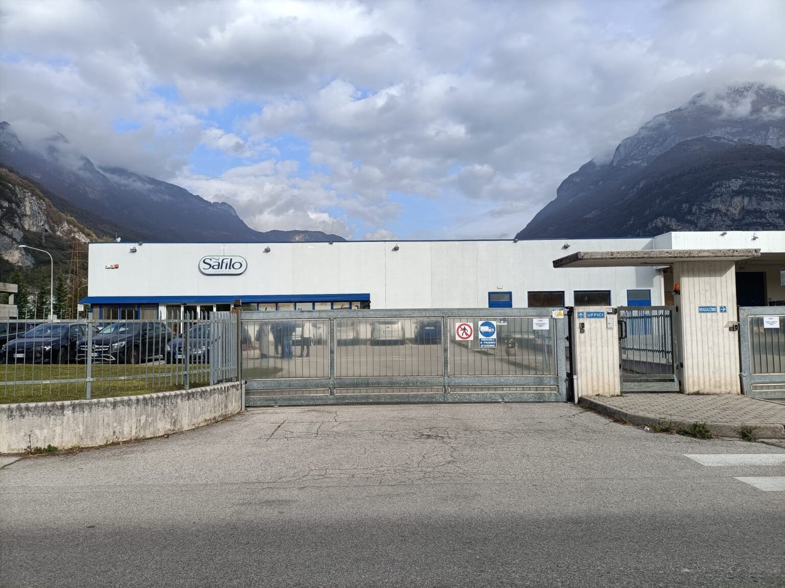 Safilo in trattative con Thélios (Lvmh) per lo stabilimento di Longarone