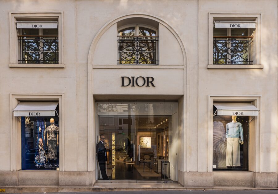 Azioni del lusso sotto pressione: hedge fund e AI accendono la volatilità