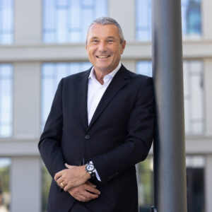 Lvmh, Babin indica Jean Arnault come successore e prepara il riassetto negli orologi