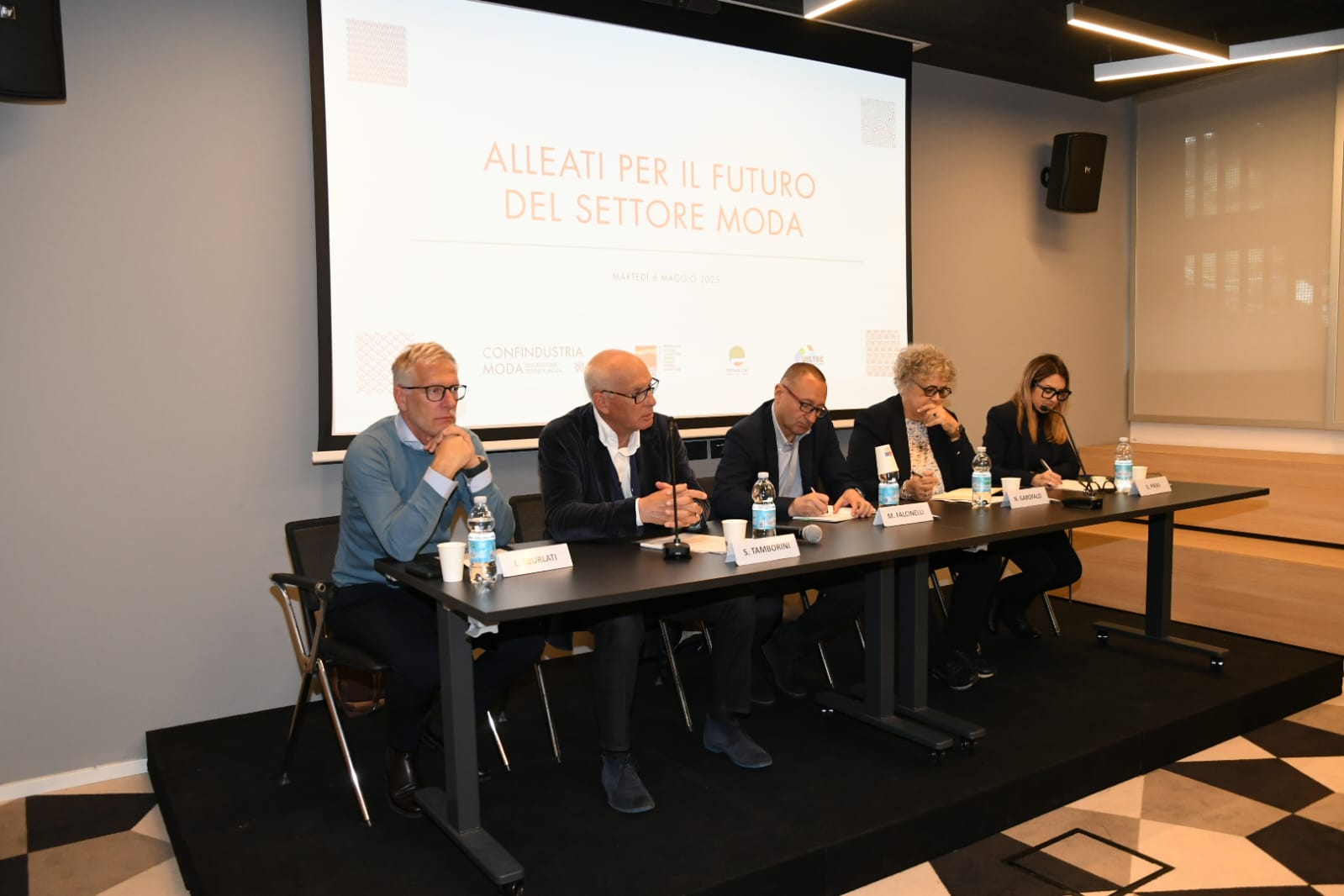 Il contratto moda è definivo. Alleanza per la tenuta del settore