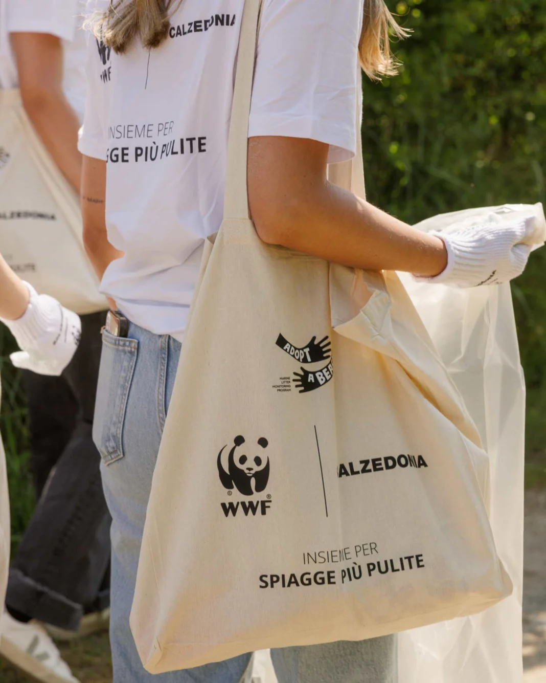 Calzedonia con Wwf per avere spiagge più pulite
