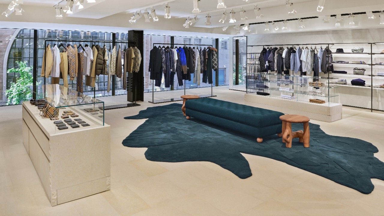 Burberry, vendite in calo ma meglio delle attese