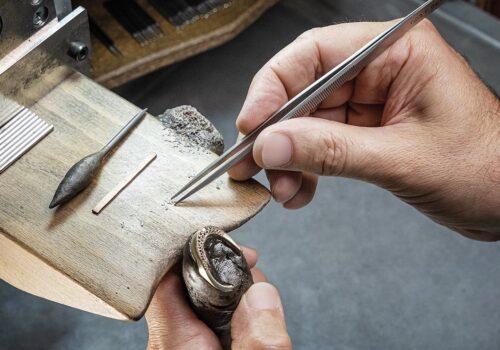 Richemont spinge Vhernier in Asia