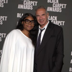 Black Carpet Awards per unire, mentre il mondo si divide
