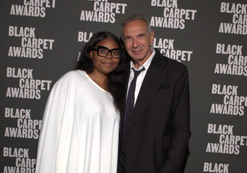 Black Carpet Awards per unire, mentre il mondo si divide