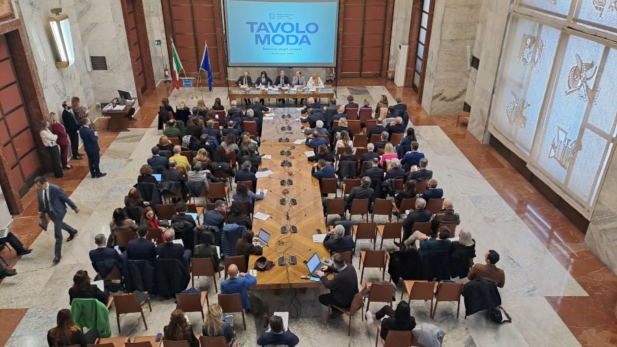 Mercoledì il tavolo della moda da Urso, l’Italia in cerca di una soluzione