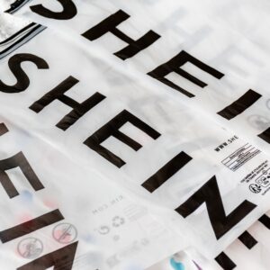 UE contro Shein: nel mirino il design “che crea dipendenza”