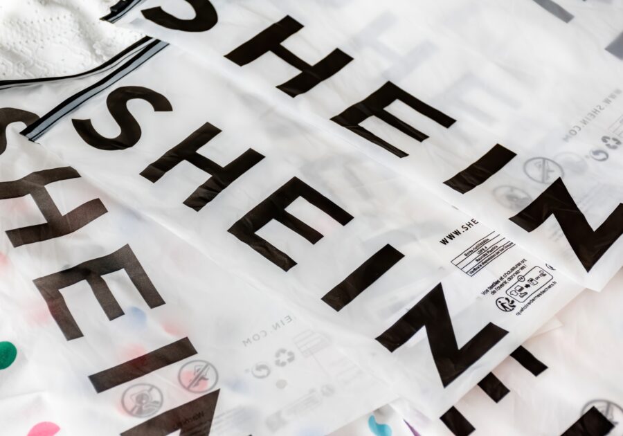 UE contro Shein: nel mirino il design “che crea dipendenza”