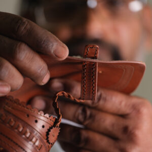 Prada, accordo in India dopo il caso dei sandali