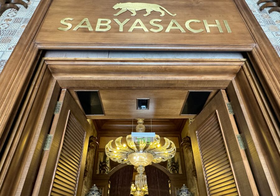 L’ascesa (dentro e fuori l’India) di Sabyasachi. Sfida ai big europei