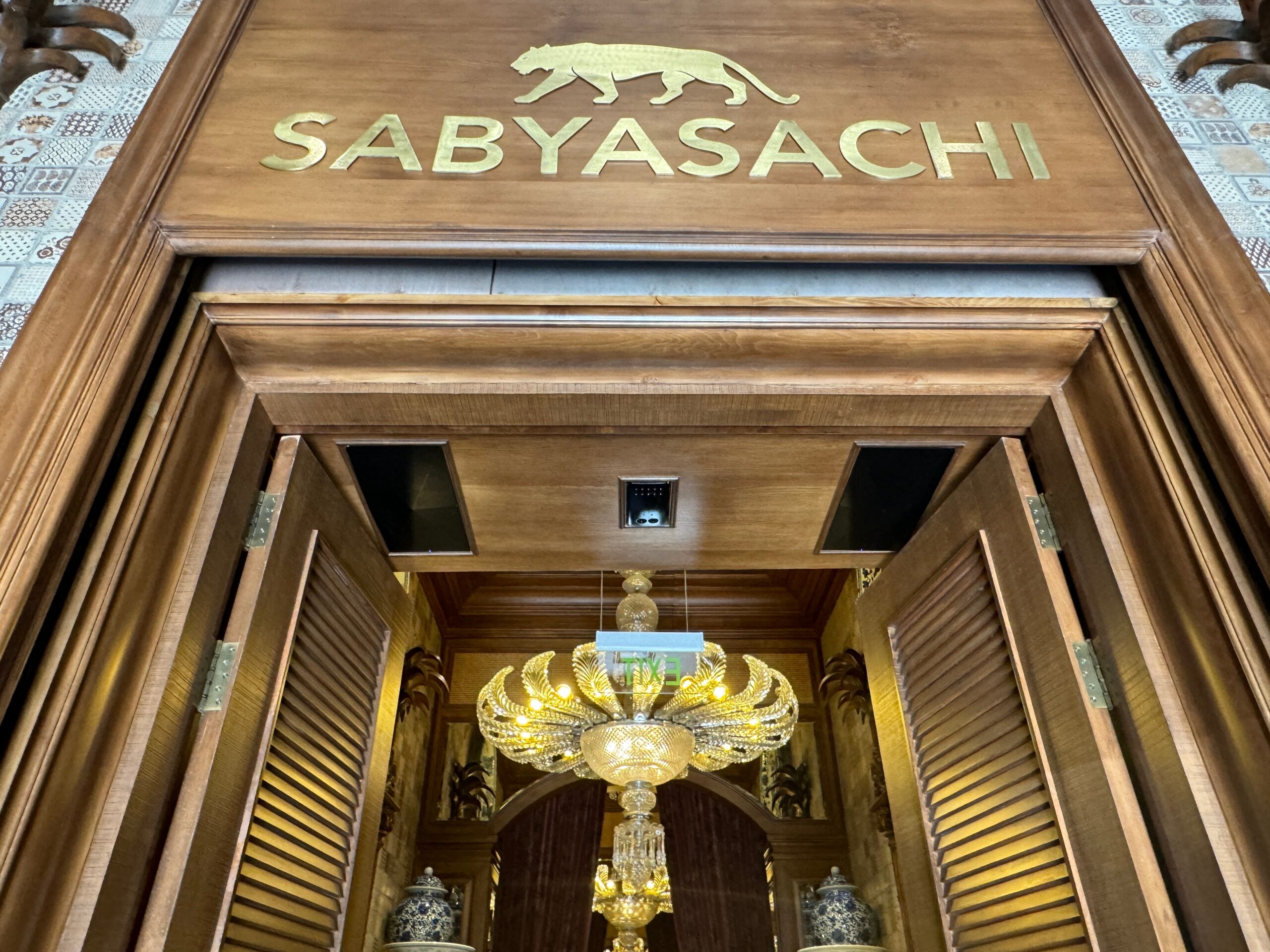 L’ascesa (dentro e fuori l’India) di Sabyasachi. Sfida ai big europei