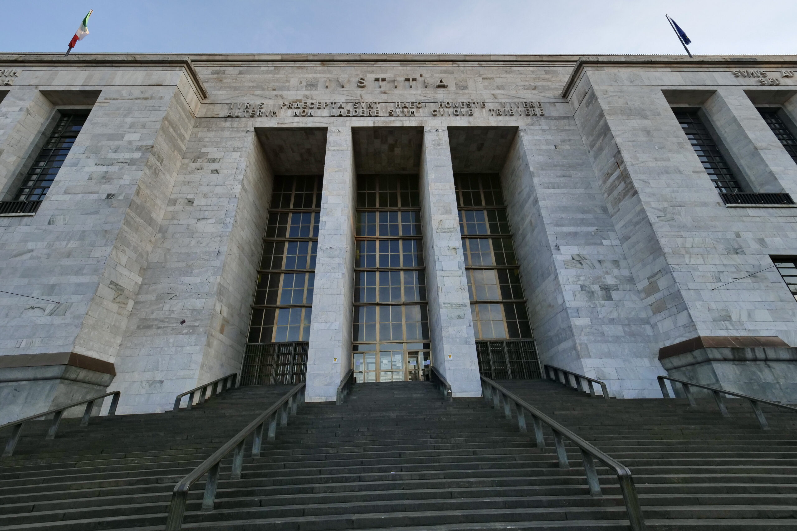 Aspesi e Dama (Paul & Shark) commissariate per caporalato