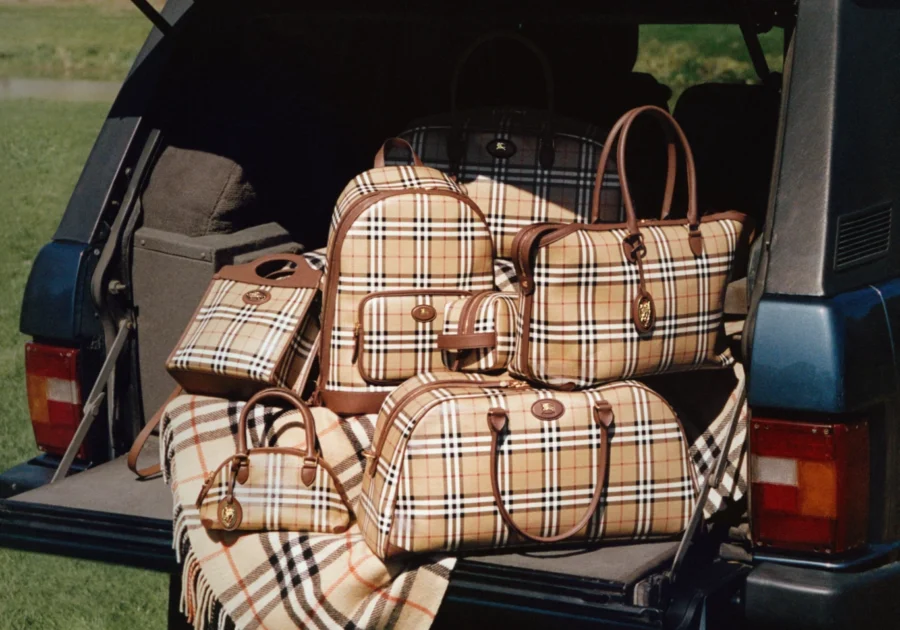 Mike Ashley punta ancora sul lusso: dopo Hugo Boss, Frasers sale nel capitale di Burberry