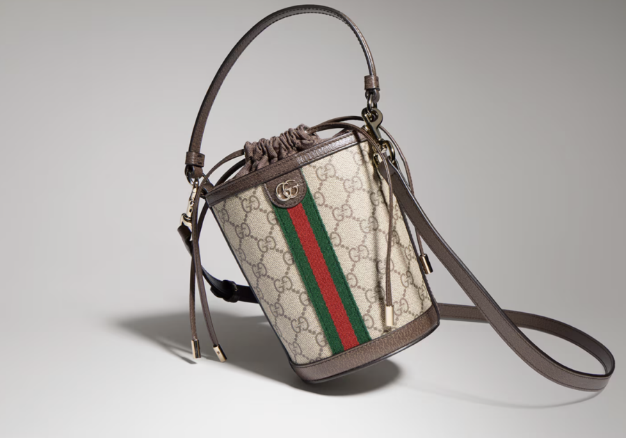 Gucci cambia strategia in Cina: prezzi giù fino al 30%, ma la domanda resta un’incognita