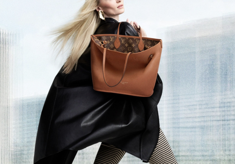 Louis Vuitton, una borsa da 1.350 euro potrebbe essere la mossa giusta per riaprire il mercato aspirazionale