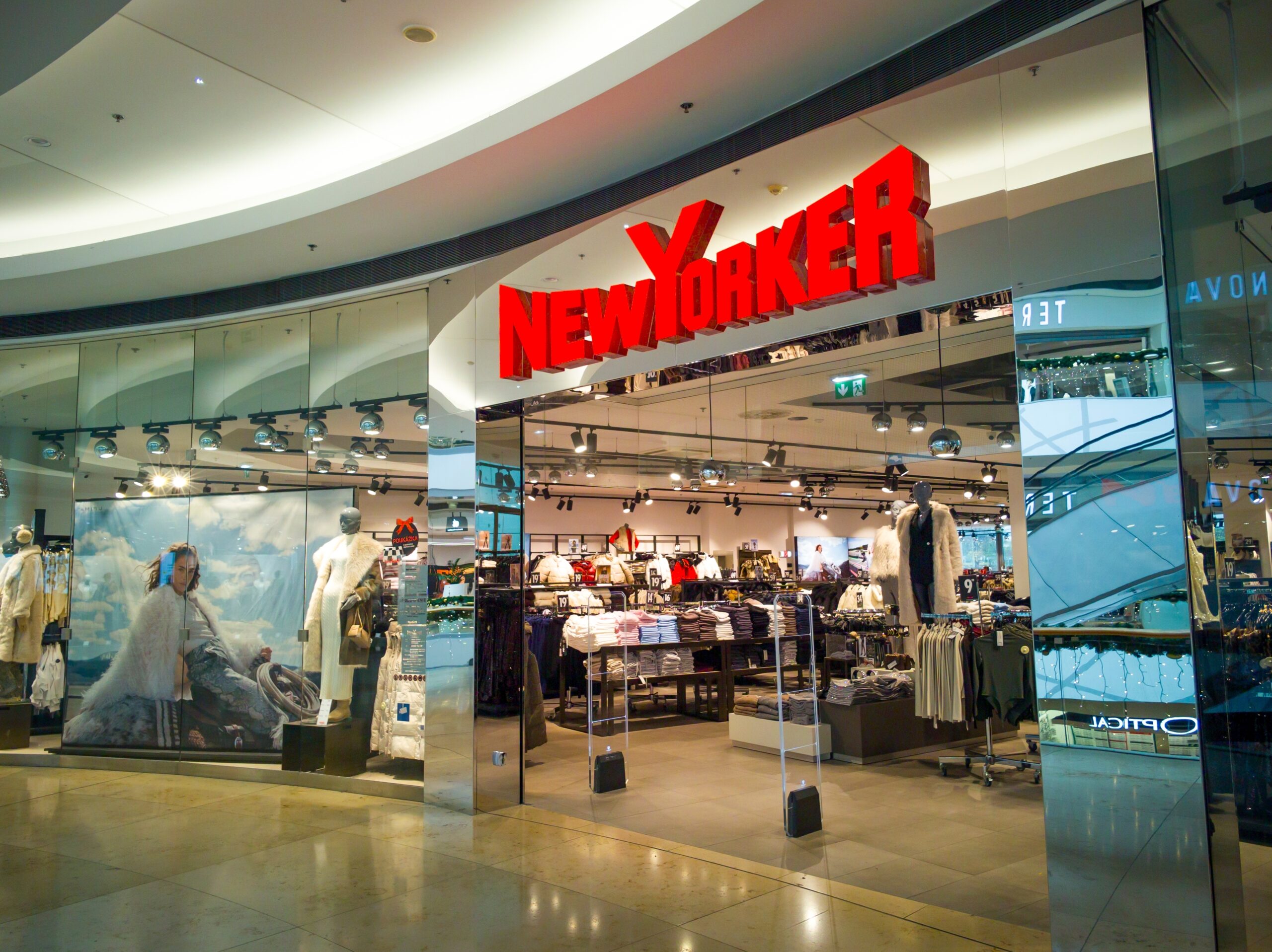 Tre (nuove) miliardarie under 30 e margini più alti di Zara: il caso New Yorker
