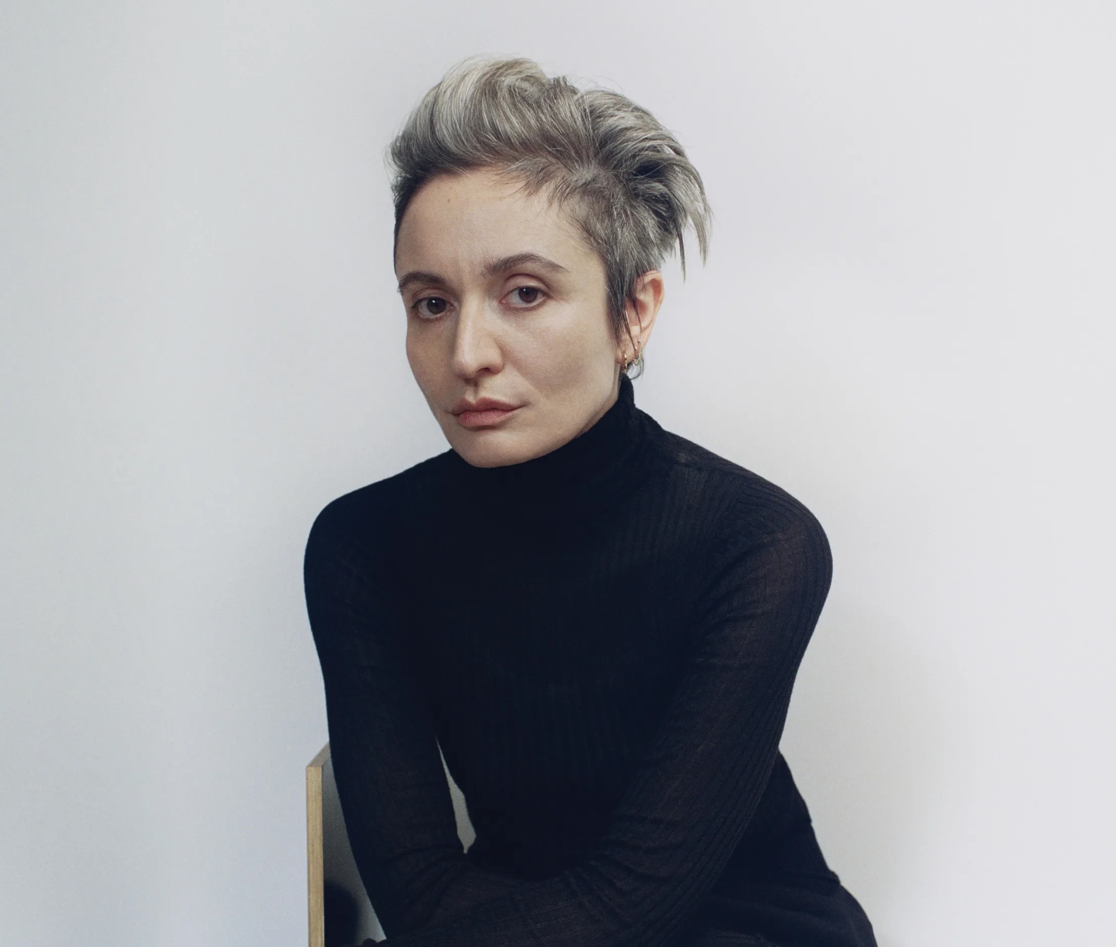 Ancora un giro di poltrone tra i direttori creativi: da Calvin Klein esce Veronica Leoni